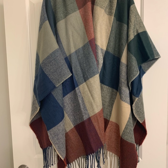 Shaw - Picture 2 of 3